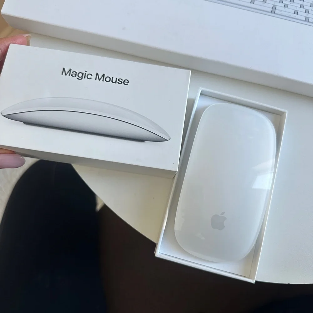 2nd Gen Apple Magic Mouse - Sleek White Design